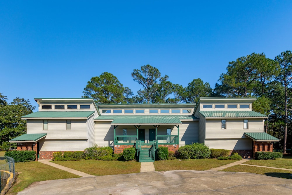 Crown Resorts at Hickory Hills — hotel in Gautier