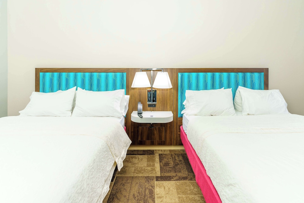 Hampton Inn Garden City - photo 8