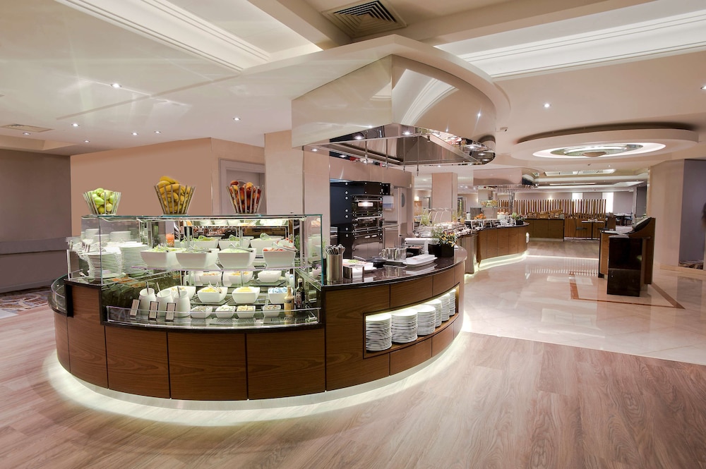 מזון ומשקאות