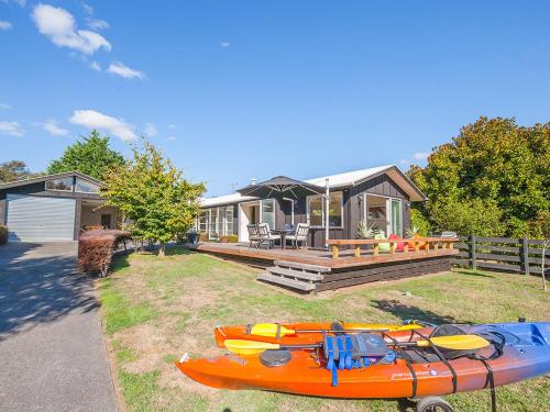 Mahuta Maison Lake Taupo Holiday Home — 4-Star Luxury Hotel in Taupo, New Zealand