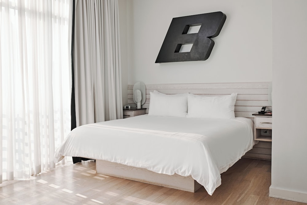 Bungalow Hotel - photo 27