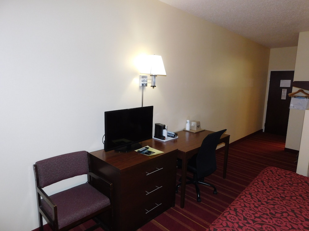 Days Inn by Wyndham Walcott Davenport - photo 7