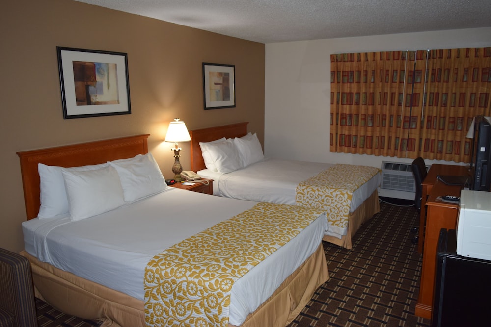 Days Inn by Wyndham Portage Cascade Mountain area - photo 18