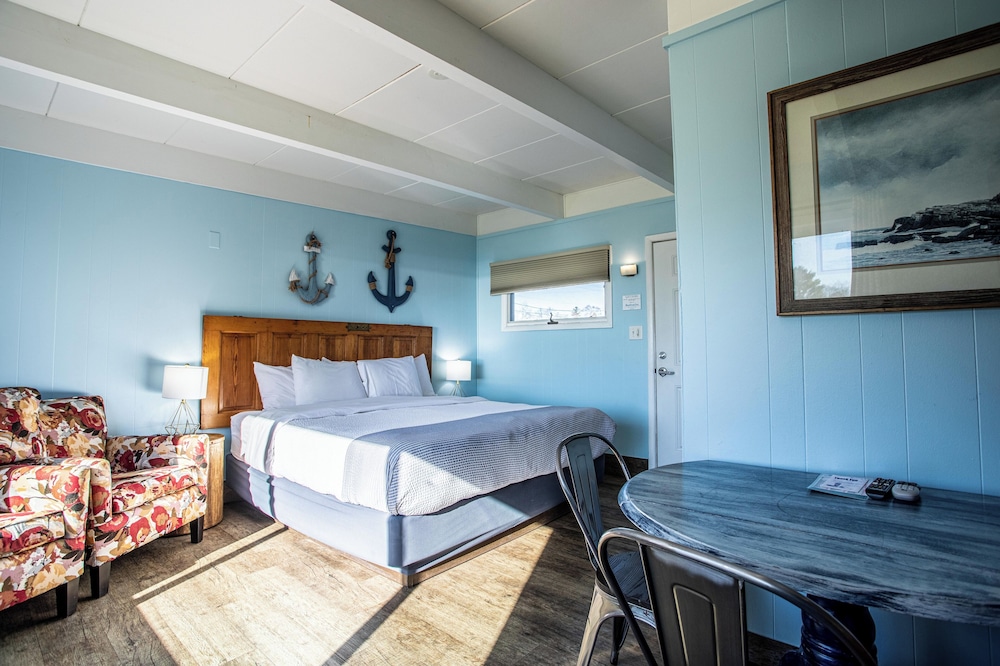 Beachfront Inn - photo 36