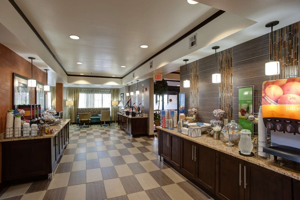Hampton Inn Tulsa Sand Springs - photo 45