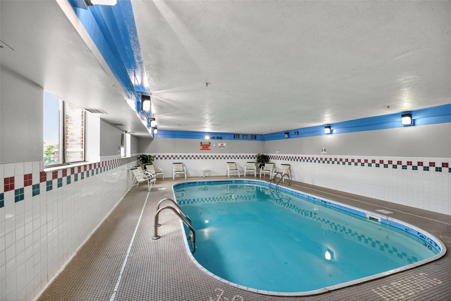Econo Lodge Princeton - photo 37
