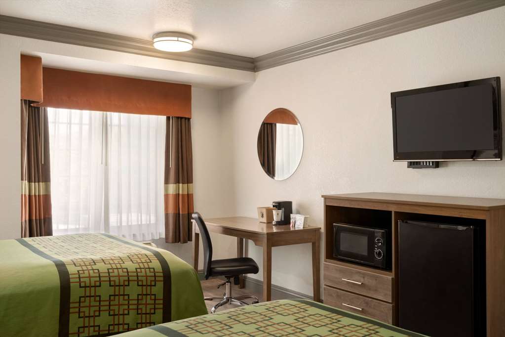 Super 8 by Wyndham Santa Clarita Valencia - photo 23