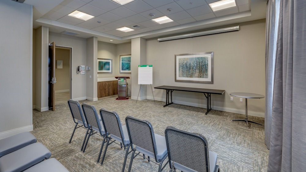 Holiday Inn & Suites Bellingham by IHG - photo 94