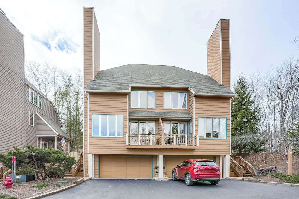 Modern Townhome at Wintergreen Resort - photo 11