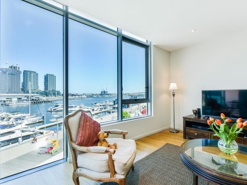Urbanminder Conder — Docklands