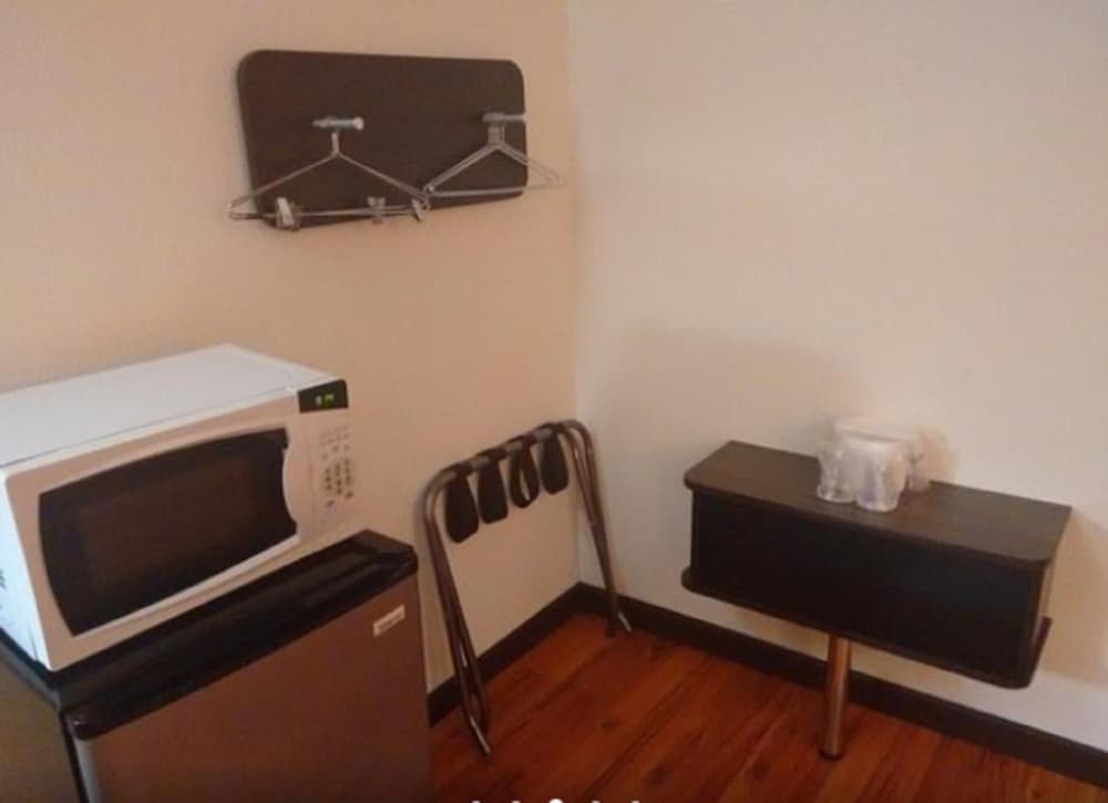 Motel 6 Columbus OH Quarter Horse - photo 4
