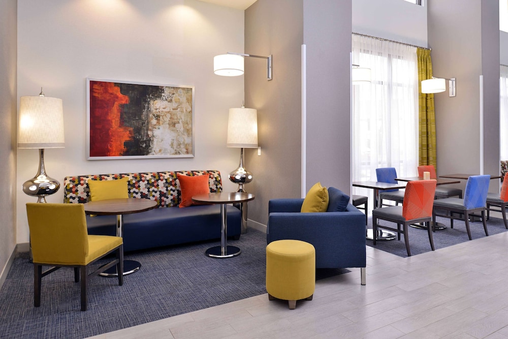 Hampton Inn & Suites Shelby - photo 8