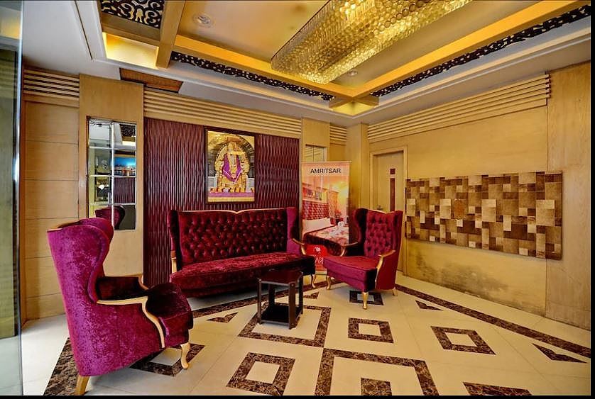 Hotel Pearl Inn & Suites