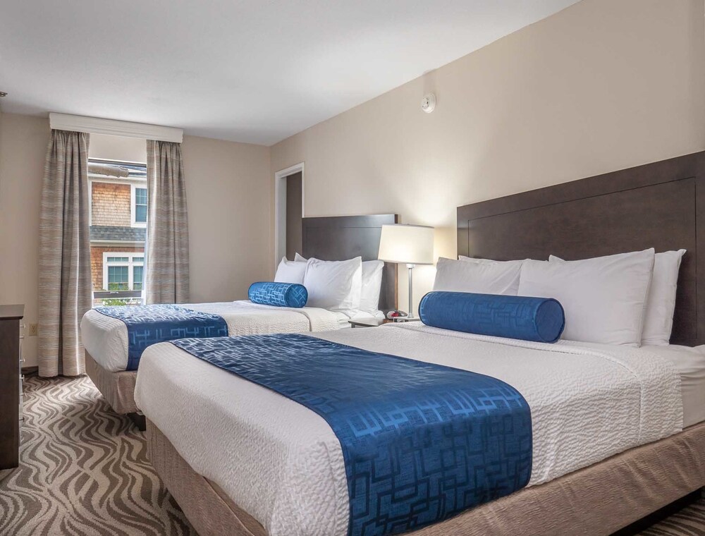 The Breakers Hotel & Suites - photo 11