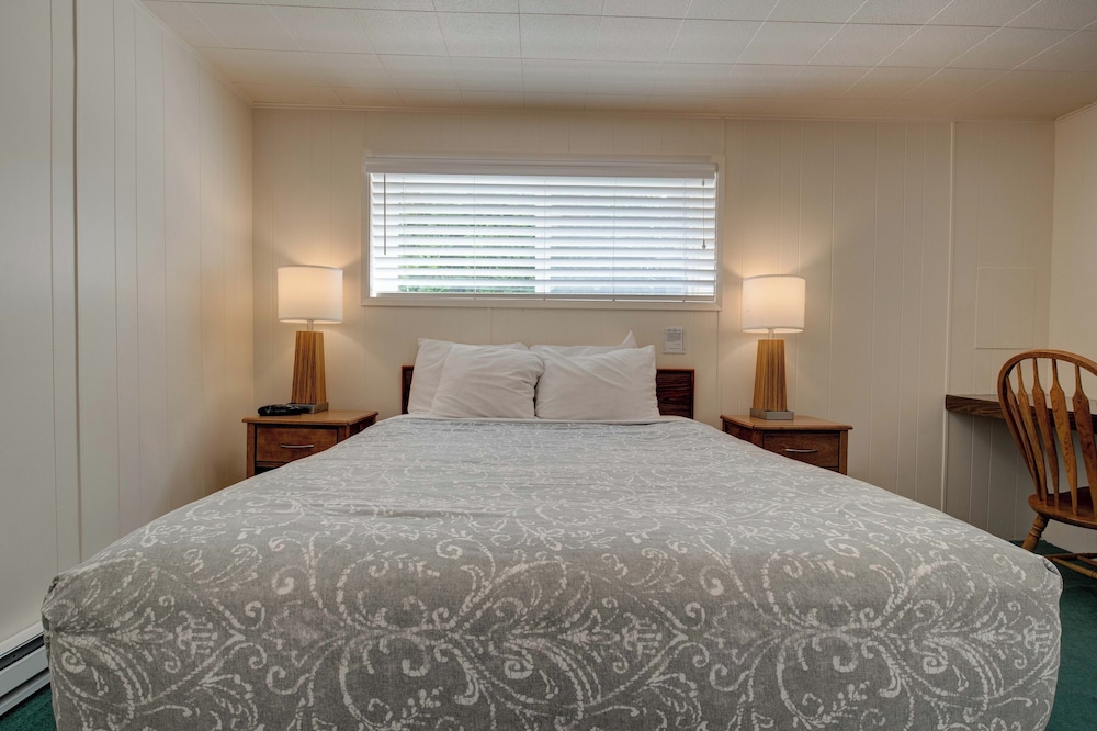 Ester Lee Oceanview Inn - photo 10
