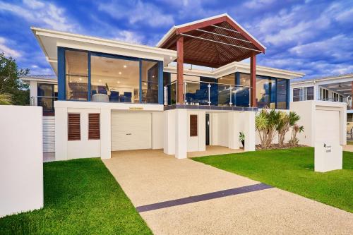 Riverside Luxury in Port Macquarie, Australia
