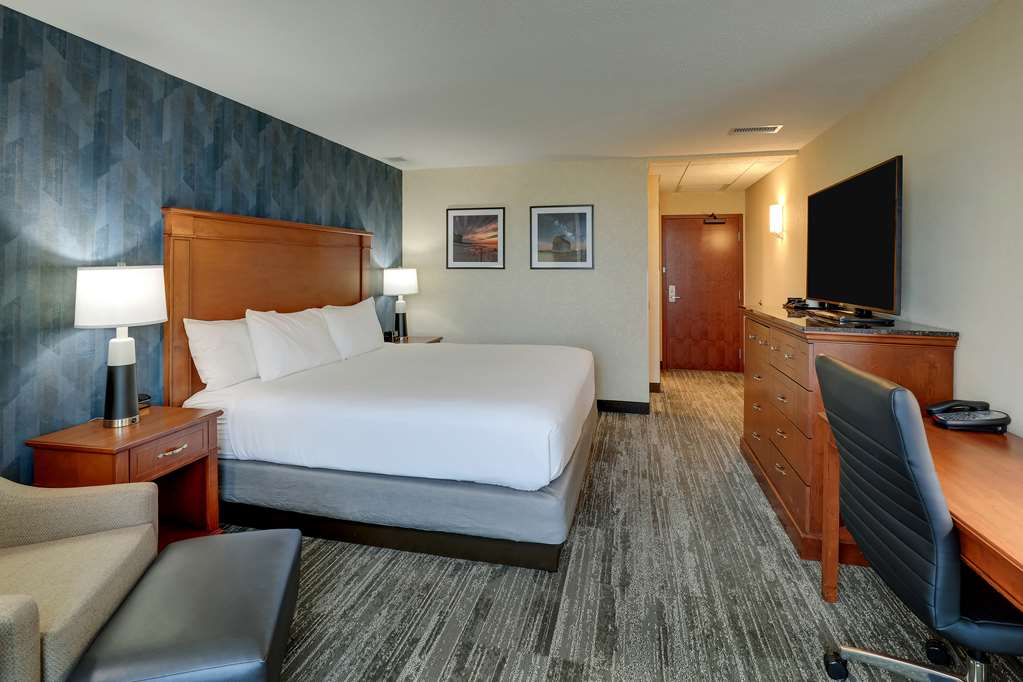 Drury Plaza Hotel Mt. Vernon - photo 25