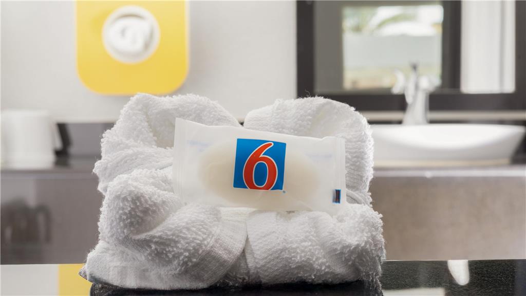 Motel 6 Ontario Airport - photo 11