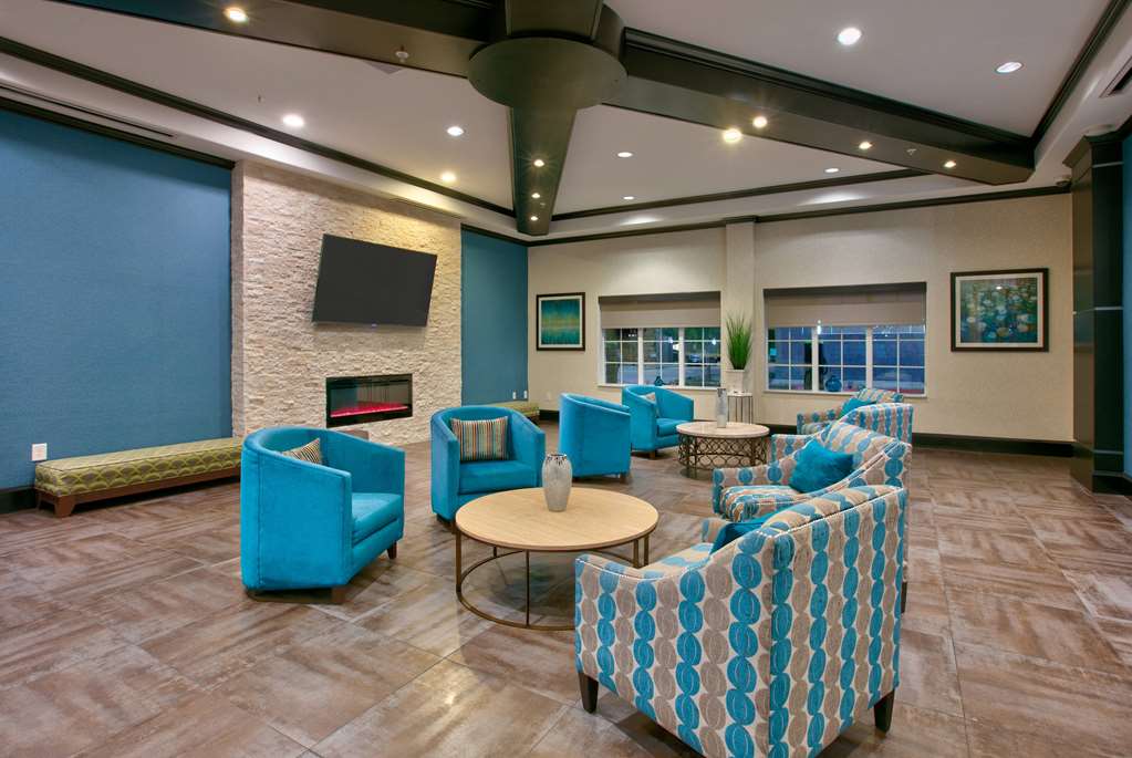 La Quinta Inn & Suites by Wyndham Dallas Grand Prairie South - photo 12
