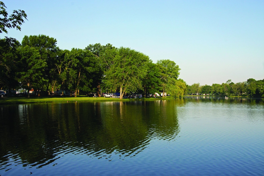 Sunset Lakes RV Resort - photo 14