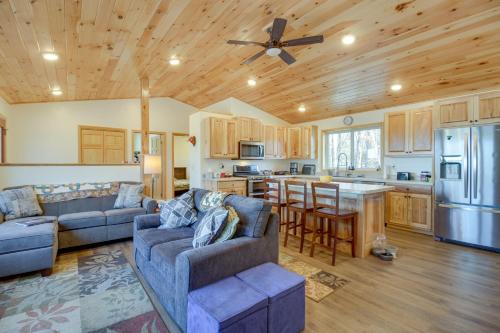 Hines Vacation Rental With Grill Walk To Lake 20752743 — Hines