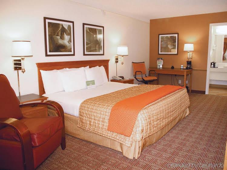La Quinta Inn Houston Med. Ctr Reliant Ctr. Area - photo 8