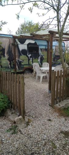 Ferme Pedagogique Des Pennetieres - carbon neutral hotel in Montargis