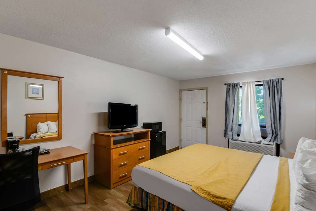 Americas Best Value Inn Torrington CT - photo 8