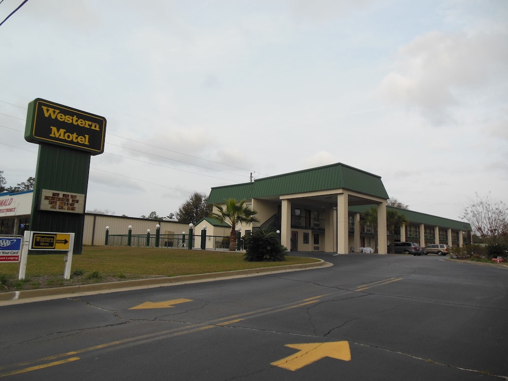 Western Motel — hotel in Folkston