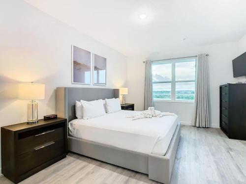 6BR Home with Private Pool 15min to Disney and More — 4-Star Luxury Hotel in Davenport, United States