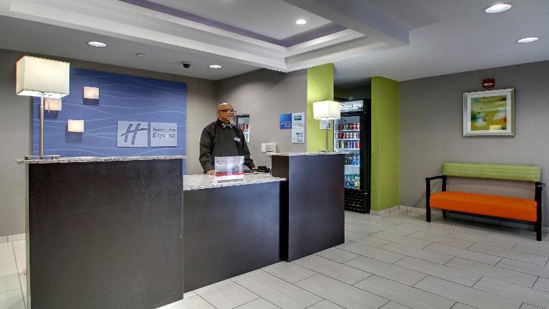 Holiday Inn Express & Suites Jackson Downtown Coliseum by IHG - photo 11