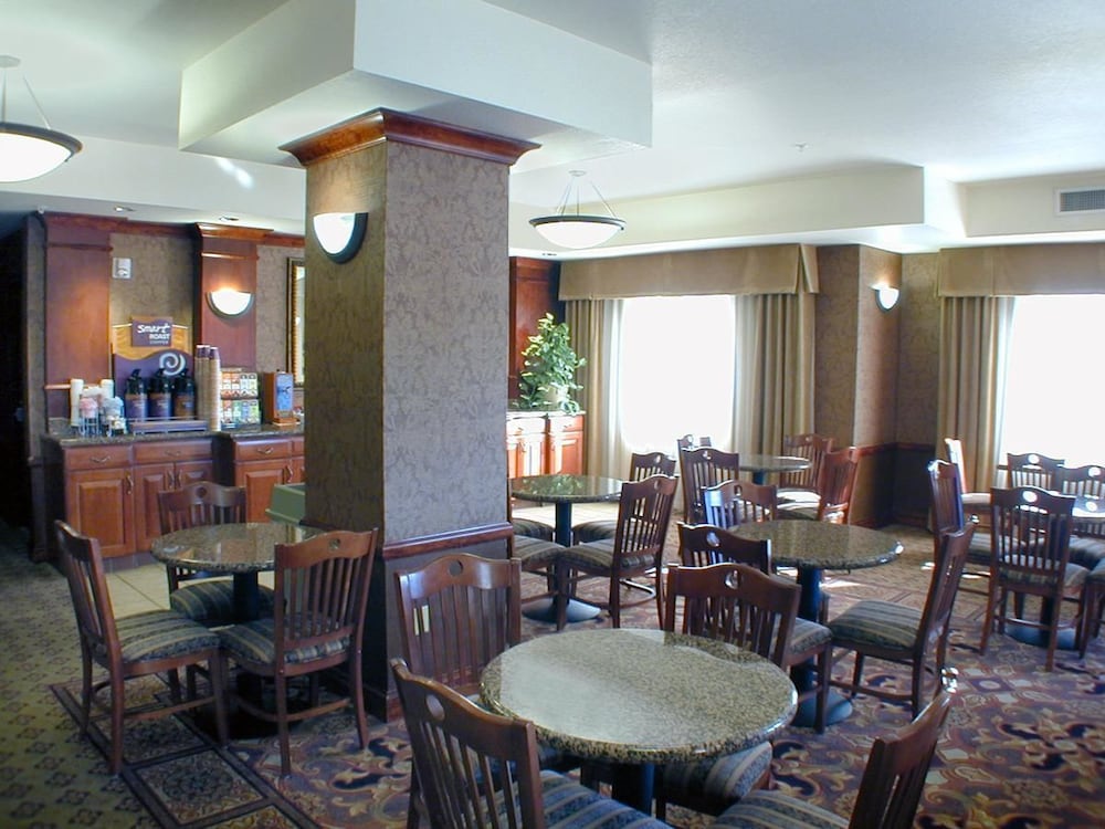 Holiday Inn Express & Suites Barstow Route 66 by IHG - photo 59