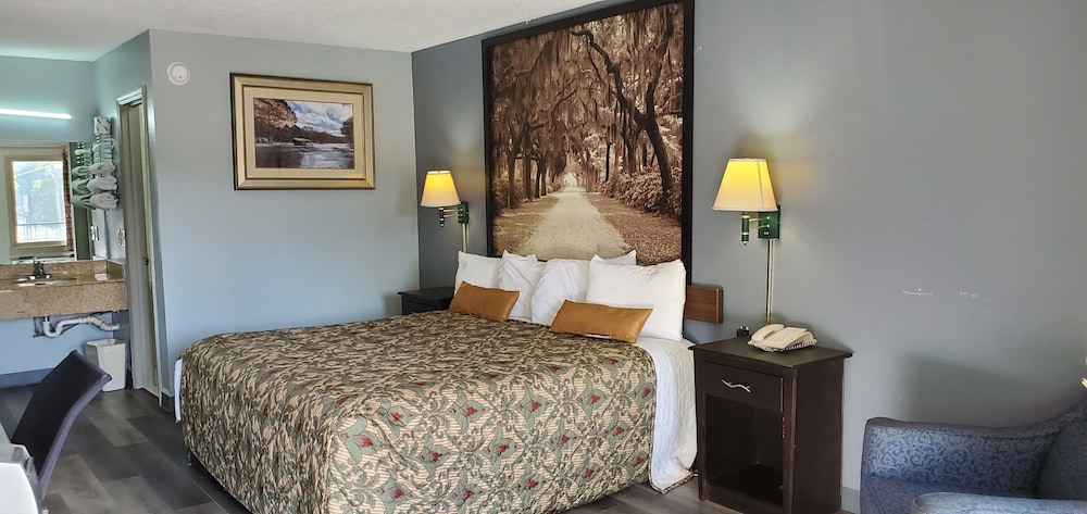Palmetto Inn - photo 8