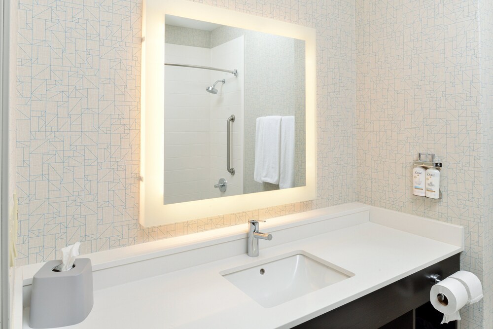 Holiday Inn Express & Suites Carthage by IHG - photo 45