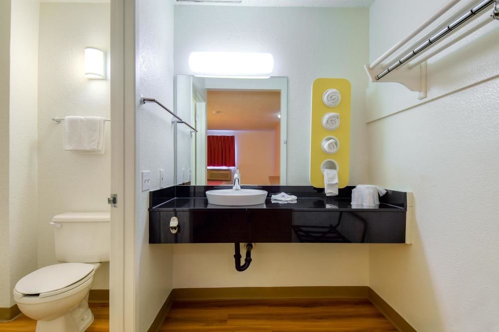 Motel 6 Los Angeles Harbor City - photo 17