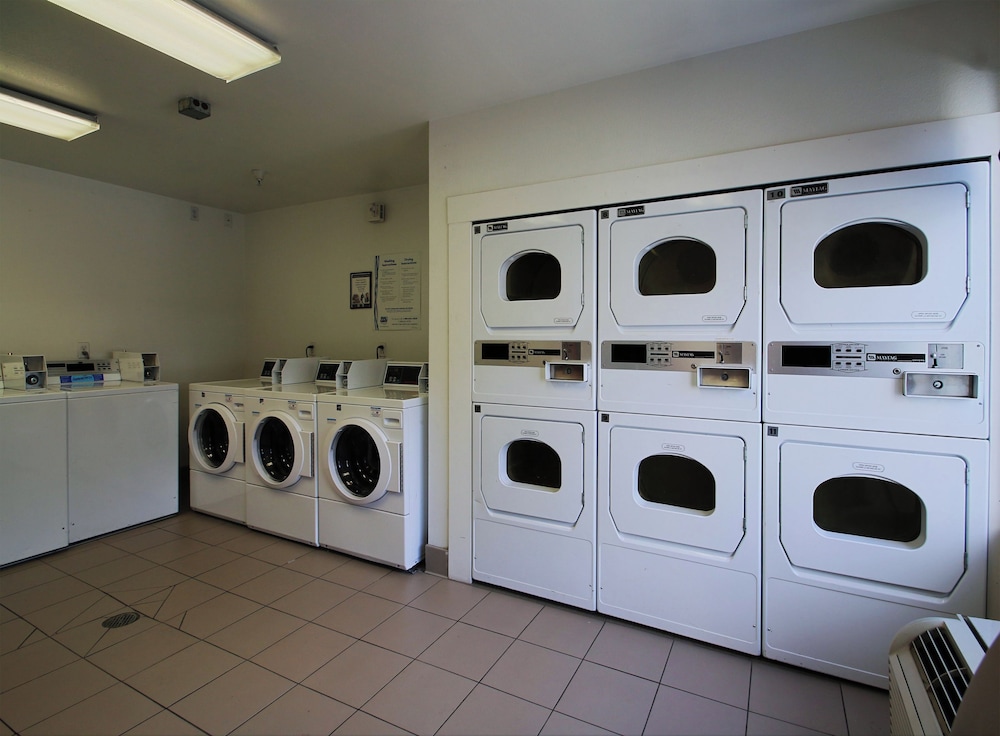 Econo Lodge Murray - photo 8