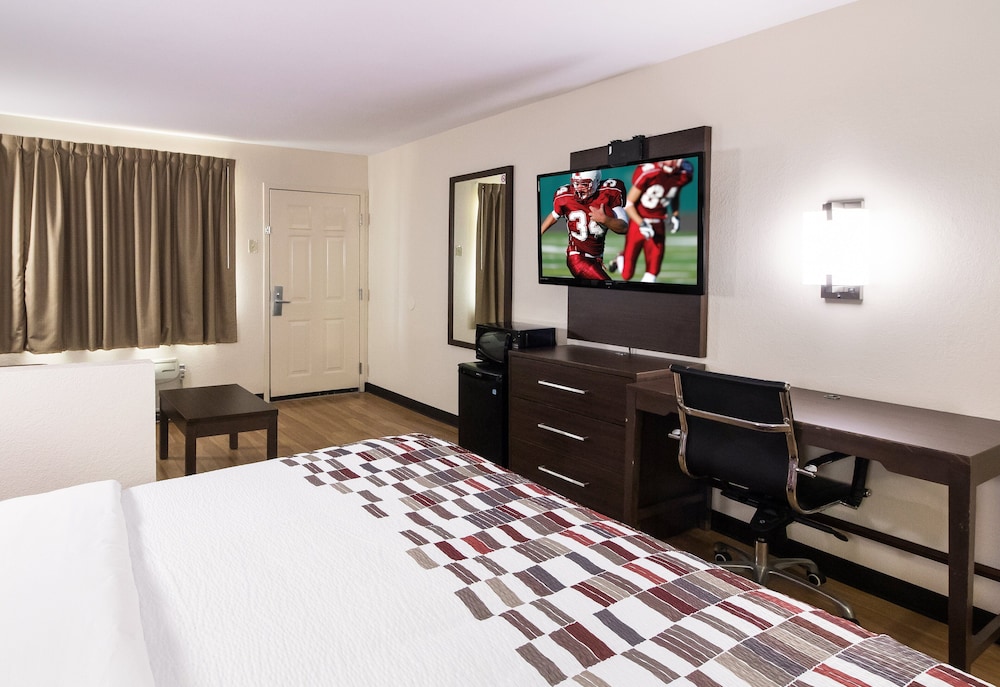 Red Roof Inn & Suites Commerce Athens - photo 11