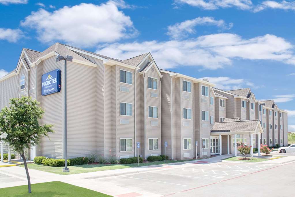 Microtel Inn & Suites by Wyndham San Angelo - featured photo