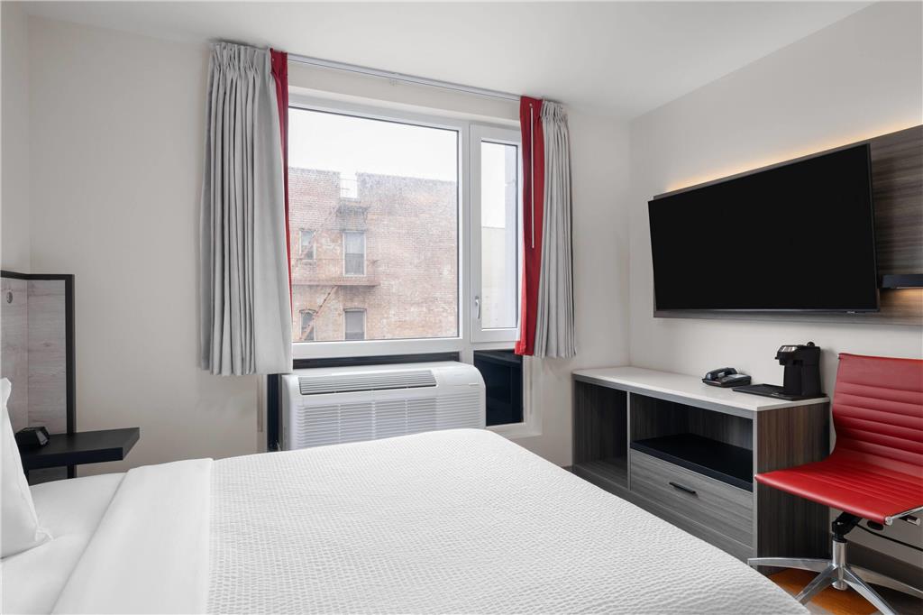 Ramada by Wyndham Brooklyn Near Flatbush - photo 9