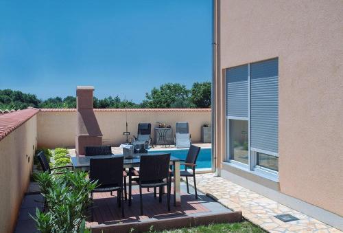Villa Lara 1 — 4-Star Luxury Hotel in Liznjan, Croatia