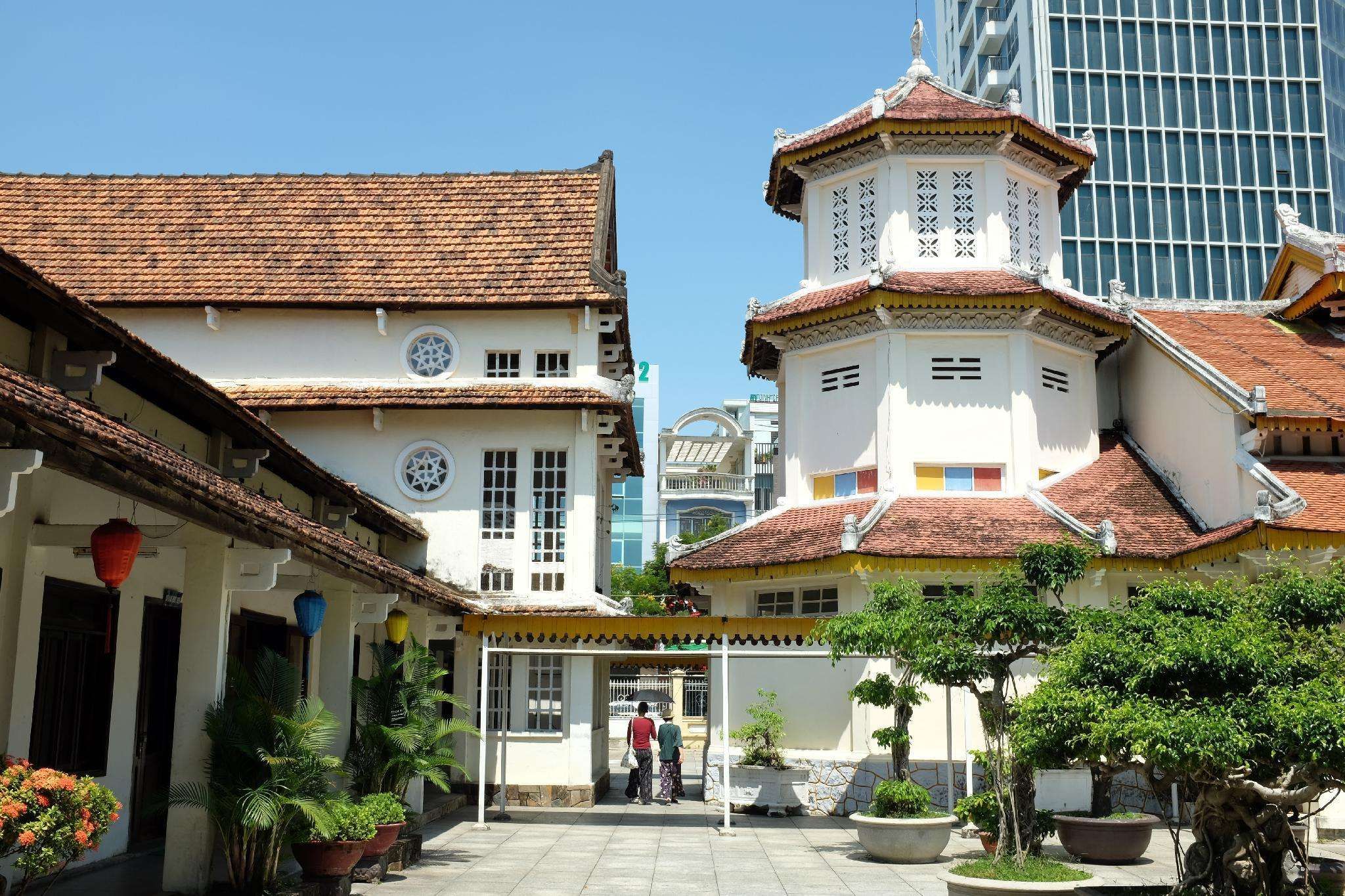 Golden Moon Villa — 5-Star Luxury Hotel in Da Nang, Vietnam