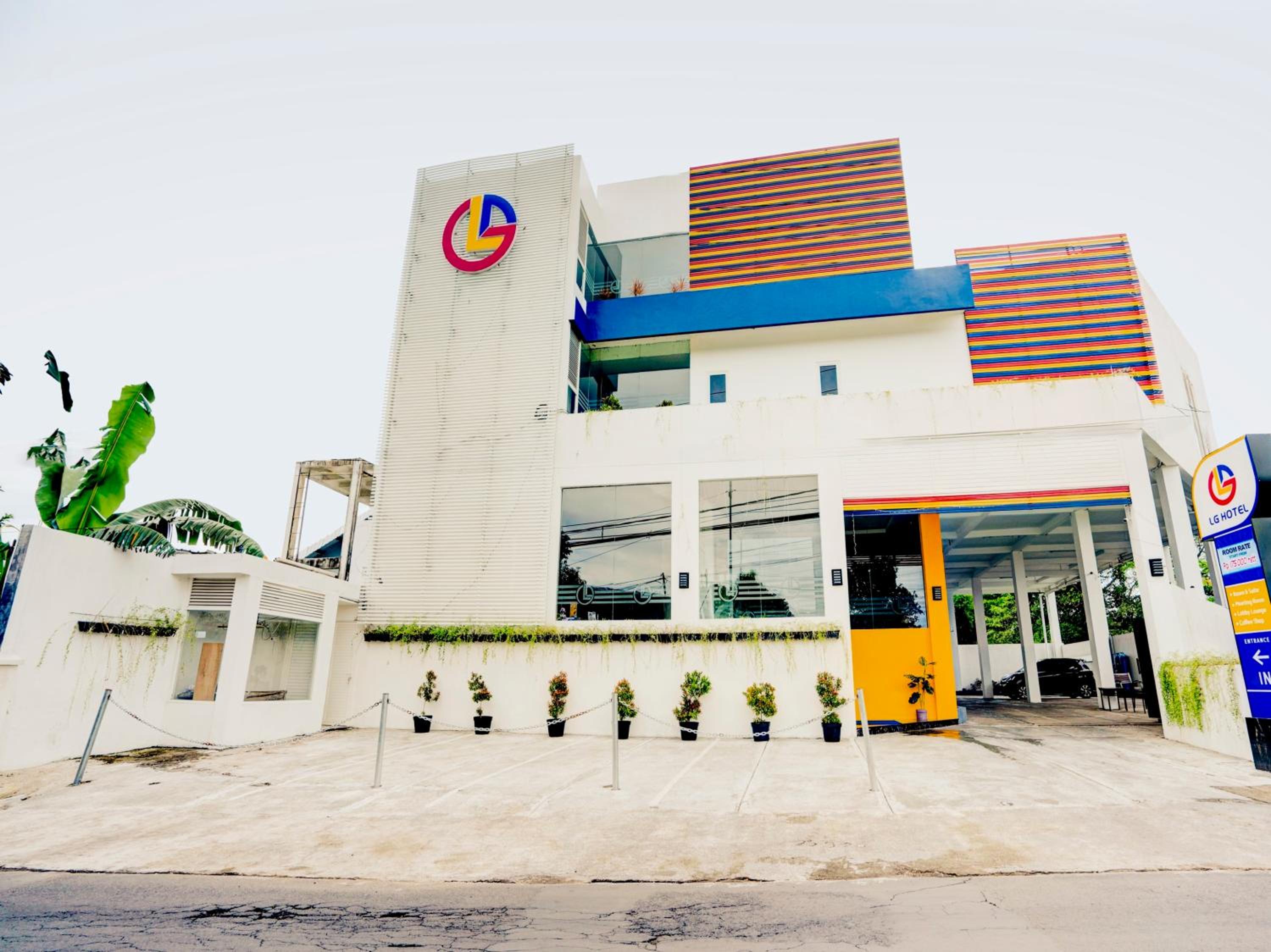 Lg Hotel - carbon neutral hotel in Jember