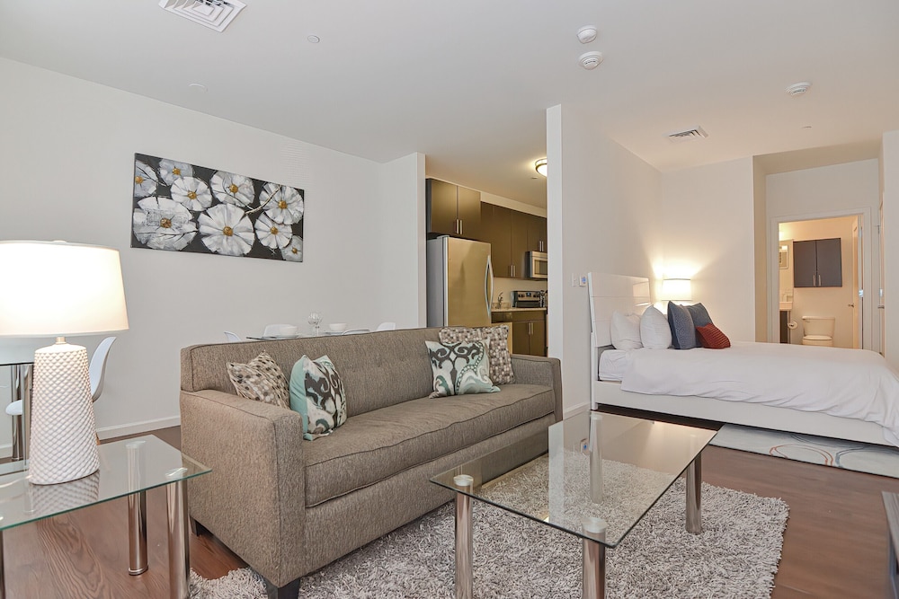 Global Luxury Suites East Boston - photo 27