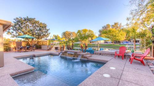 Mesa Lake Front House With Pool and Hot Tub — 4-Star Luxury Hotel in Mesa, United States