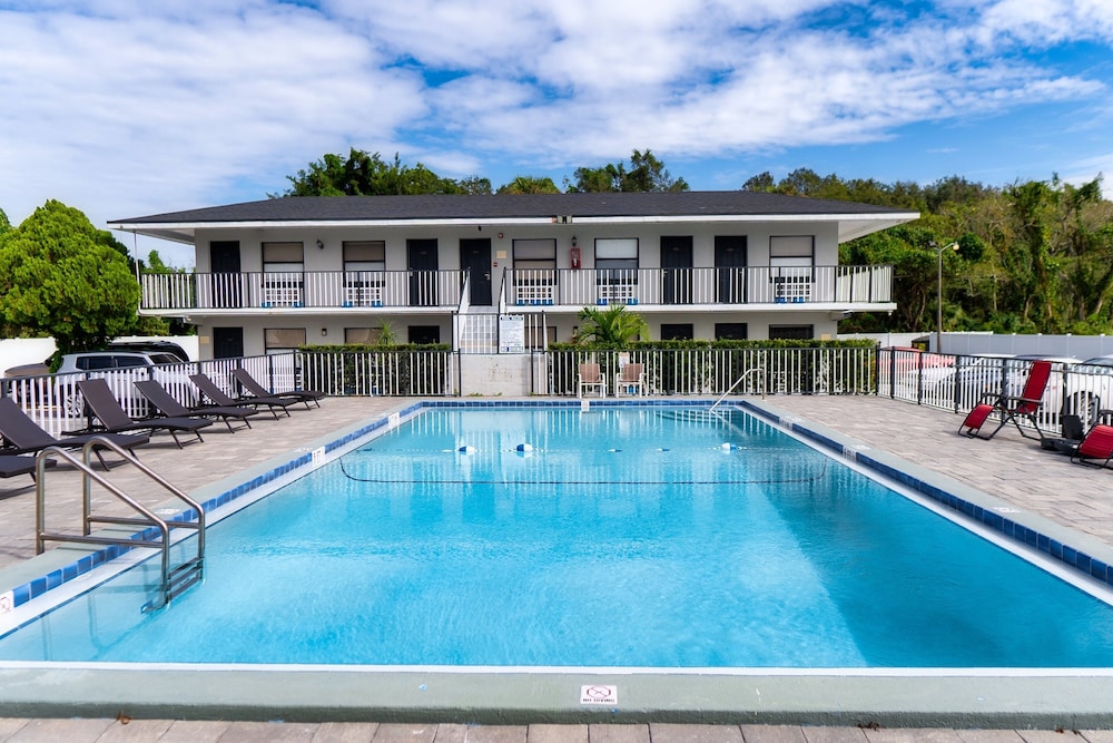 Sunshine Inn - photo 28