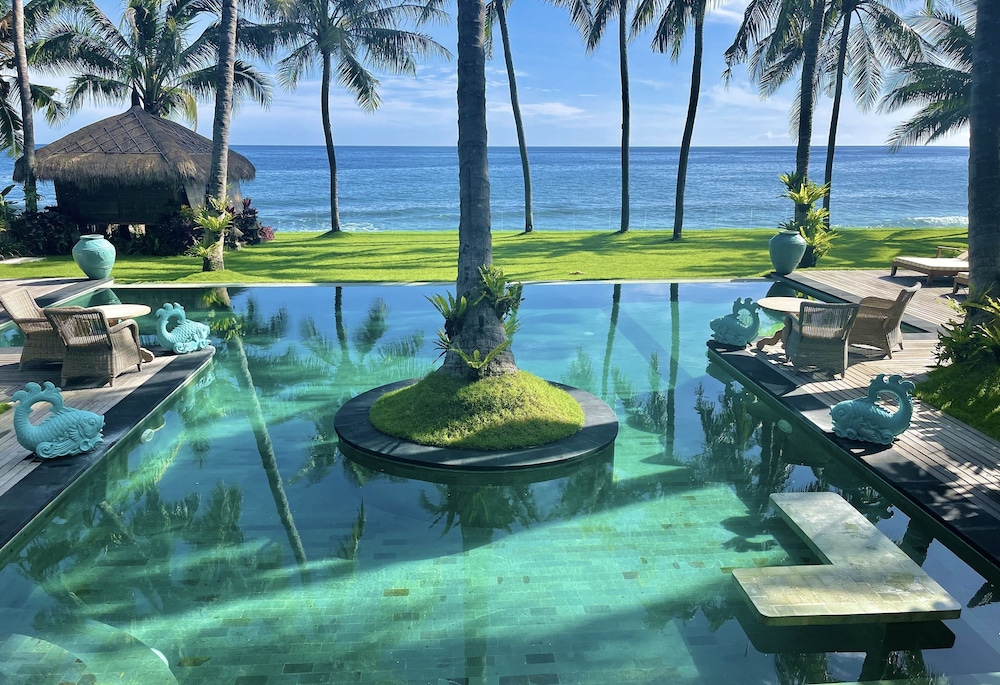 Louka Beach Bali — hotel in Kubu