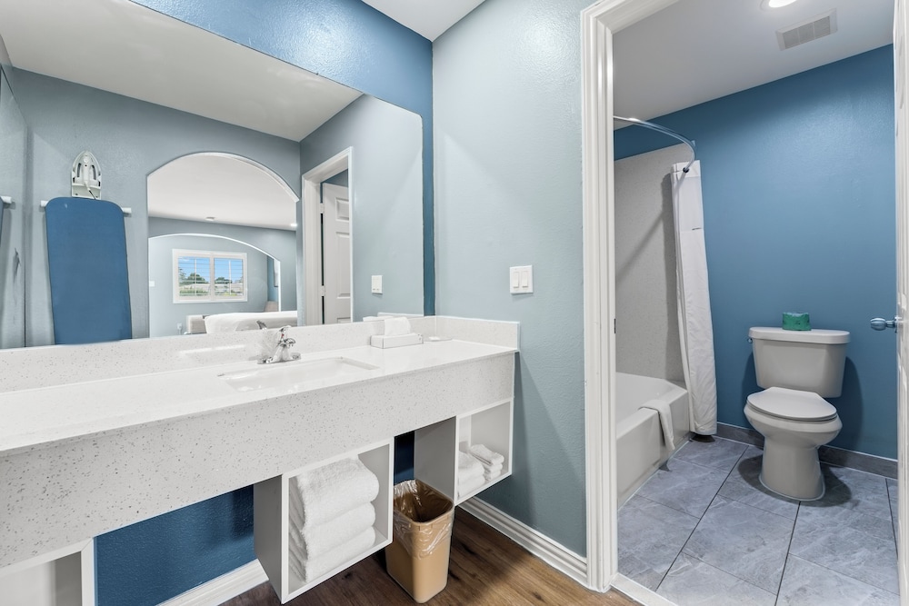 Executive Inn & Suites Magnolia - photo 11