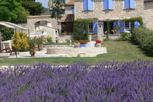 Bastide le Seigneur - carbon neutral hotel in Sault