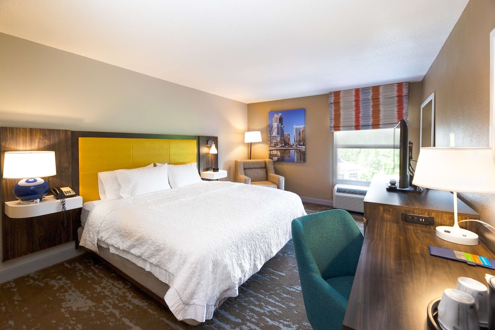 Hampton Inn & Suites Raleigh Cary Lenovo Center - photo 16
