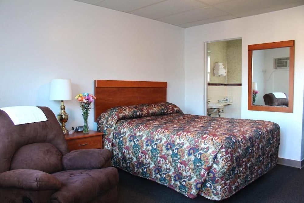 Budget Host Crestview Inn - photo 13